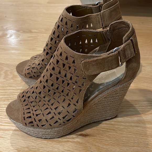 Marc Fisher suede platform espadrilles ~ size 7 ~ light brown - Picture 2 of 6